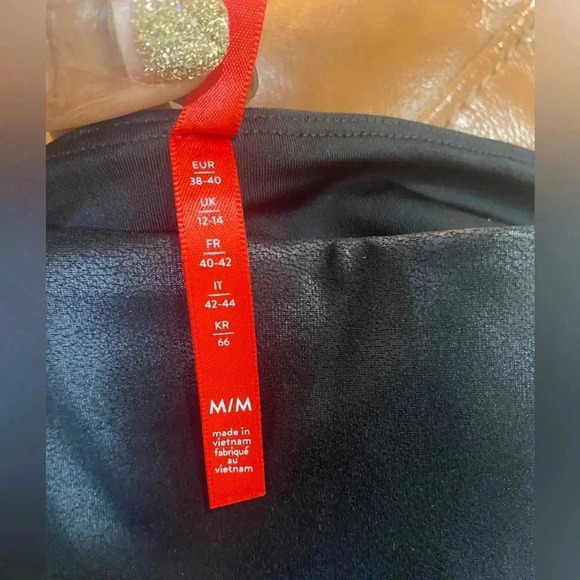 SPANX Faux leather Leggings Sz M - Picture 2 of 7